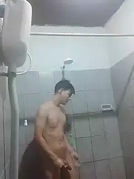 Snapshot of Santini26 chatting on February 10, 2025, 11:34 pm Santini26 online show from February 10, 2025, 11:34 pm