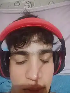 Snapshot of Santini26 chatting on February 8, 2025, 2:58 am Santini26 online show from February 8, 2025, 2:58 am