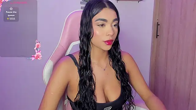 Bella ricci  online show from September 28, 2025, 11:01 pm