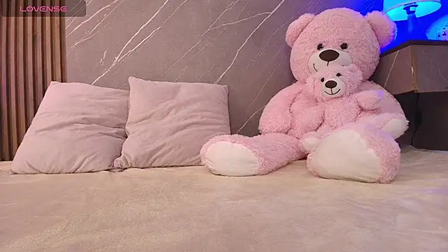 ariana jhonson1 online show from February 11, 2026, 12:27 pm