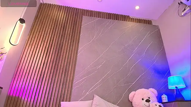 ariana jhonson1 online show from January 13, 2026, 12:31 pm