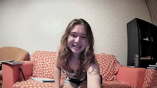 girliemilk online show from February 13, 2025, 3:35 pm