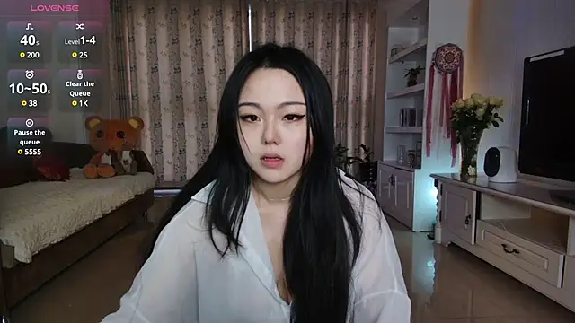 nanaliu6 online show from March 23, 2025, 12:04 am