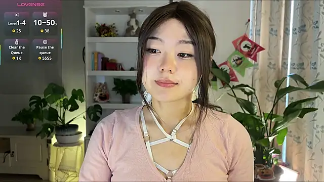 nanaliu6 online show from October 30, 2025, 1:04 am