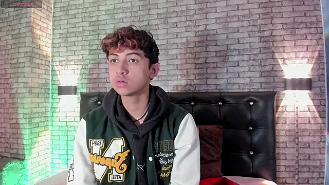 Snapshot of Allen_Starck chatting on February 5, 2026, 6:04 pm Allen Starck online show from February 5, 2026, 6:04 pm