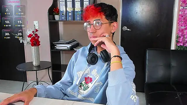 Snapshot of Allen_Starck chatting on February 24, 2026, 8:10 pm Allen Starck online show from February 24, 2026, 8:10 pm