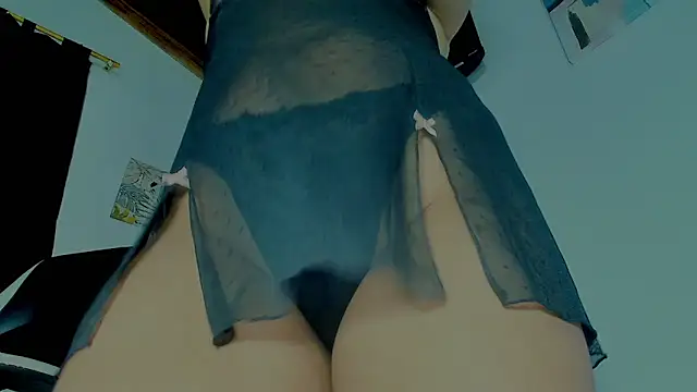 Eli clark  online show from December 21, 2025, 10:32 pm