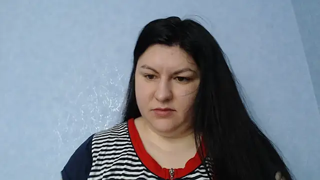 KiraSwee online show from December 16, 2025, 7:45 am