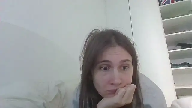 Kisolda2851 online show from February 3, 2025, 9:52 am