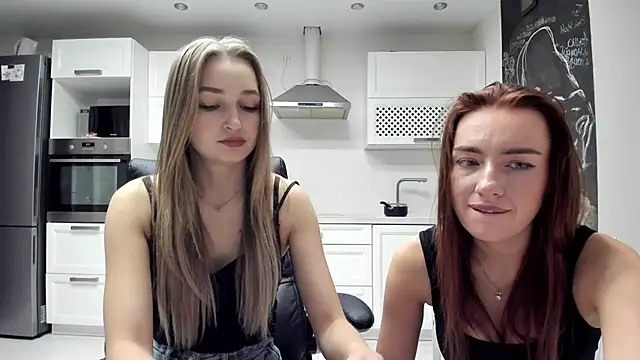 Snapshot of lisenok chatting on November 2, 2025, 10:15 pm lisenok online show from November 2, 2025, 10:15 pm