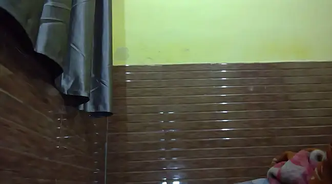 Snapshot of Queen_Couple chatting on February 18, 2025, 4:58 pm Queen Couple online show from February 18, 2025, 4:58 pm