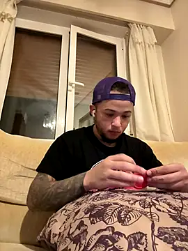 yeiyei oficial online show from November 27, 2025, 5:57 pm