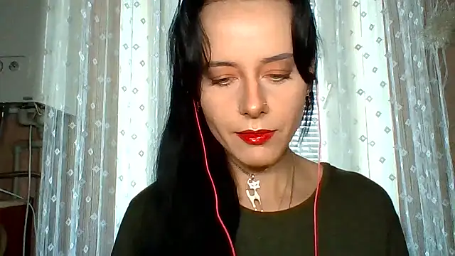 Snapshot of LuminousLady chatting on September 22, 2025, 6:19 am LuminousLady online show from September 22, 2025, 6:19 am