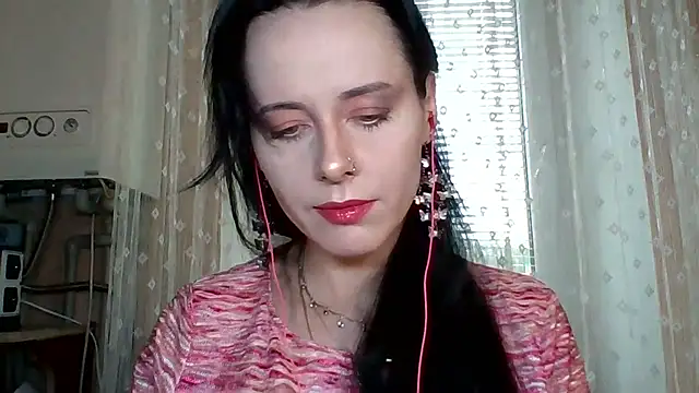 Snapshot of LuminousLady chatting on September 19, 2025, 2:32 pm LuminousLady online show from September 19, 2025, 2:32 pm