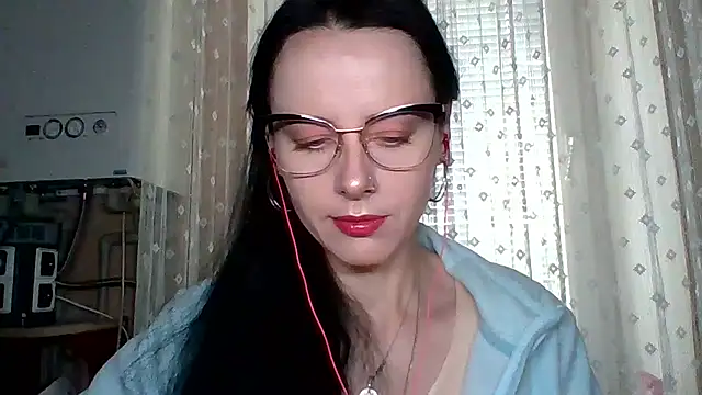 Snapshot of LuminousLady chatting on September 15, 2025, 7:20 am LuminousLady online show from September 15, 2025, 7:20 am