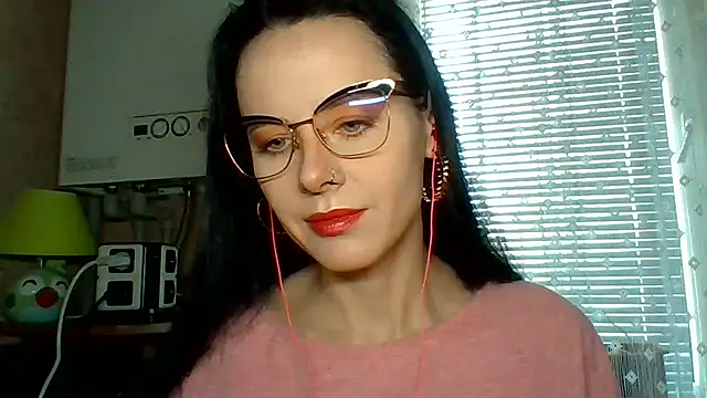 Snapshot of LuminousLady chatting on September 26, 2025, 7:15 am LuminousLady online show from September 26, 2025, 7:15 am