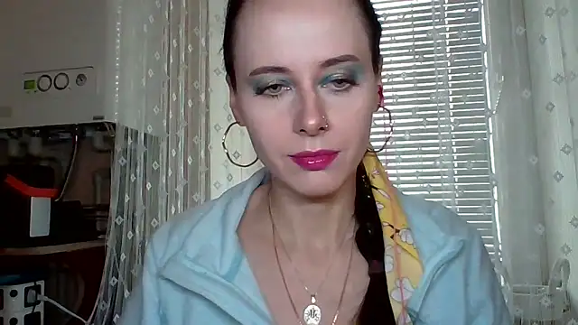 Snapshot of LuminousLady chatting on November 6, 2025, 10:52 am LuminousLady online show from November 6, 2025, 10:52 am