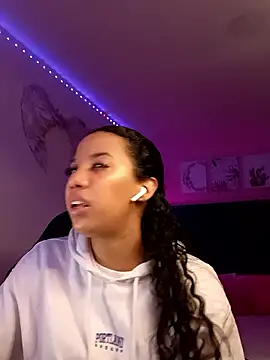 SallyWhitee online show from January 9, 2026, 5:25 am