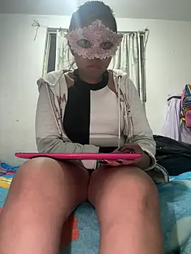 sharonlopez9611 online show from July 11, 2026, 3:29 am