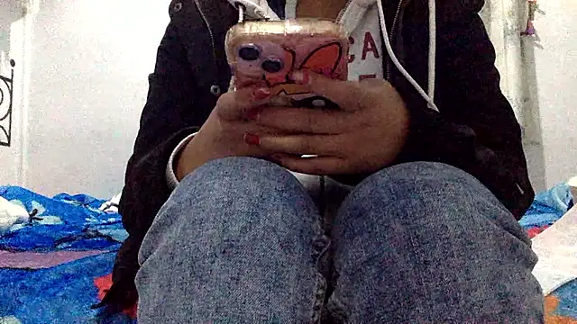 sharonlopez9611 online show from January 17, 2026, 2:48 am