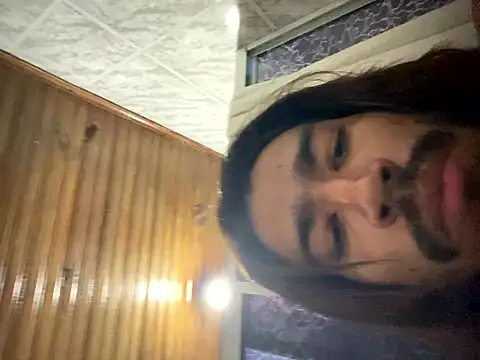 Mineirinho043 online show from May 25, 2026, 2:33 am