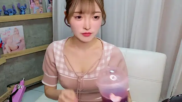 mimitan4545 online show from November 14, 2025, 12:09 pm