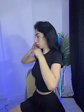 Celine Roxelle online show from October 23, 2025, 5:17 am