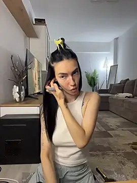 Celine Roxelle online show from May 22, 2026, 1:31 pm