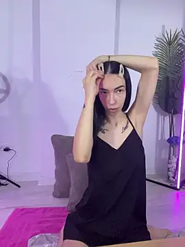 Celine Roxelle online show from November 10, 2025, 5:45 am