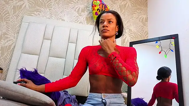 dafnnelewis online show from February 13, 2026, 11:21 am