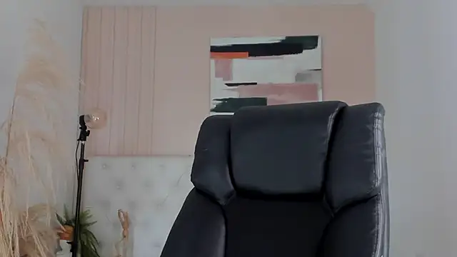 ISAAC CRYSTON online show from October 23, 2025, 7:34 pm