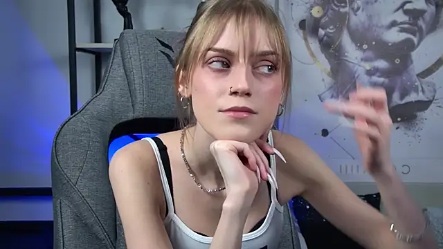 KiraMontoya online show from March 13, 2026, 11:54 pm