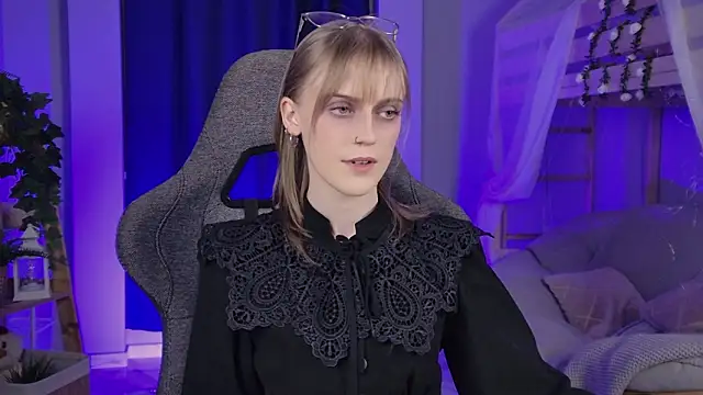 KiraMontoya online show from March 7, 2026, 2:40 am