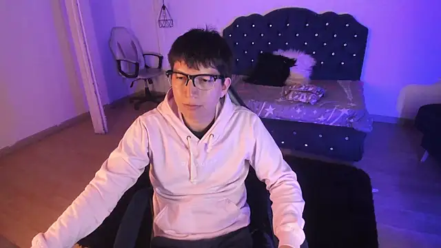 Snapshot of Golden-Boyy chatting on September 25, 2025, 3:23 am Golden-Boyy online show from September 25, 2025, 3:23 am