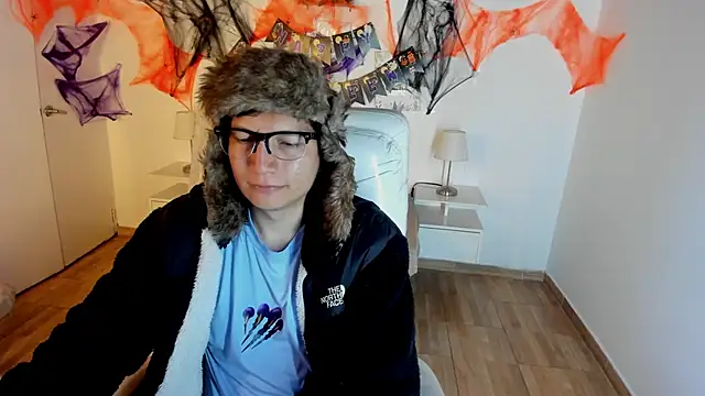 Snapshot of Golden-Boyy chatting on October 18, 2025, 3:52 am Golden-Boyy online show from October 18, 2025, 3:52 am