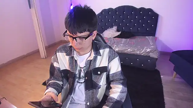 Snapshot of Golden-Boyy chatting on September 15, 2025, 3:29 am Golden-Boyy online show from September 15, 2025, 3:29 am