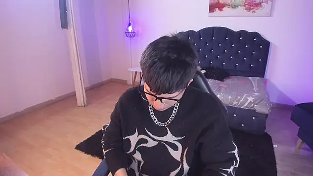 Snapshot of Golden-Boyy chatting on September 19, 2025, 3:21 am Golden-Boyy online show from September 19, 2025, 3:21 am