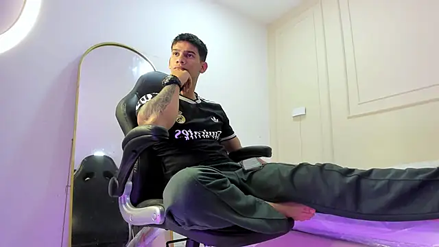 ANDRES STUD online show from June 15, 2026, 3:29 am
