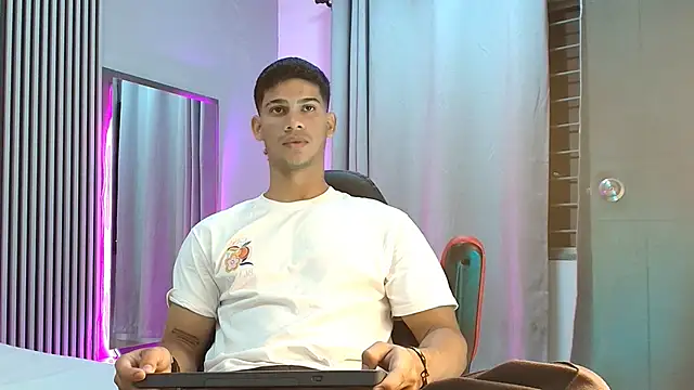 Snapshot of ANDRES_STUD chatting on September 13, 2025, 3:28 am ANDRES STUD online show from September 13, 2025, 3:28 am