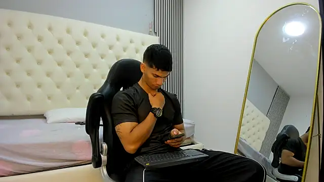 Snapshot of ANDRES_STUD chatting on March 31, 2026, 3:52 am ANDRES STUD online show from March 31, 2026, 3:52 am