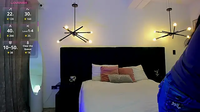 nattashaa7 online show from October 20, 2025, 11:44 am