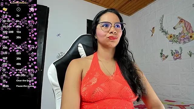 alisson hoffman05 online show from April 5, 2026, 9:43 pm