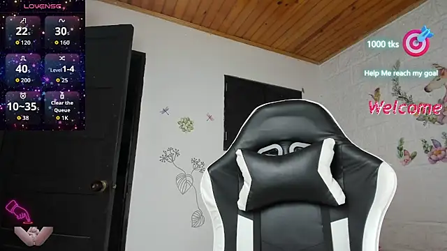 alisson hoffman05 online show from November 10, 2025, 8:03 pm