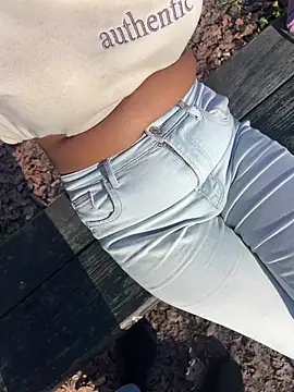 Snapshot of shakybabyx chatting on March 17, 2025, 3:18 pm shakybabyx online show from March 17, 2025, 3:18 pm