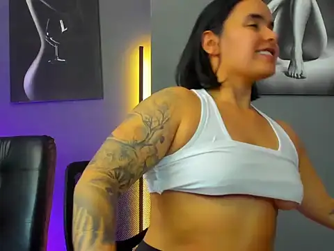 karlyjons12 online show from July 24, 2026, 5:53 pm