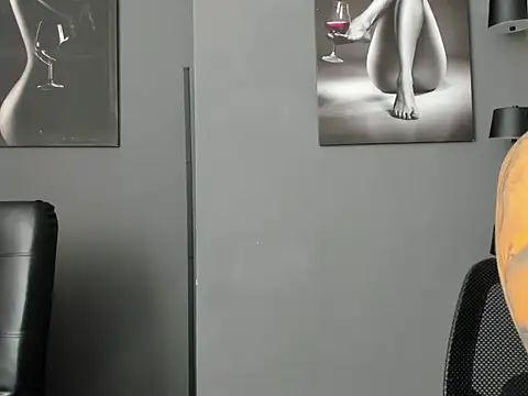 karlyjons12 online show from January 14, 2026, 3:37 pm