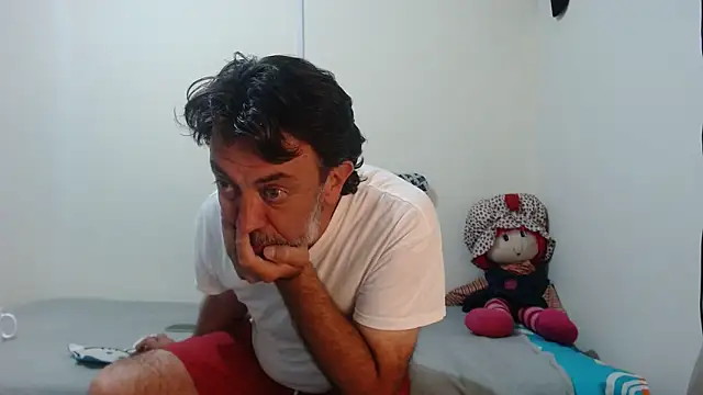 jeans and emma online show from March 18, 2026, 11:27 pm