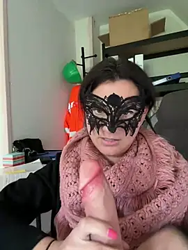 Loveblackzilla online show from December 19, 2025, 1:13 pm