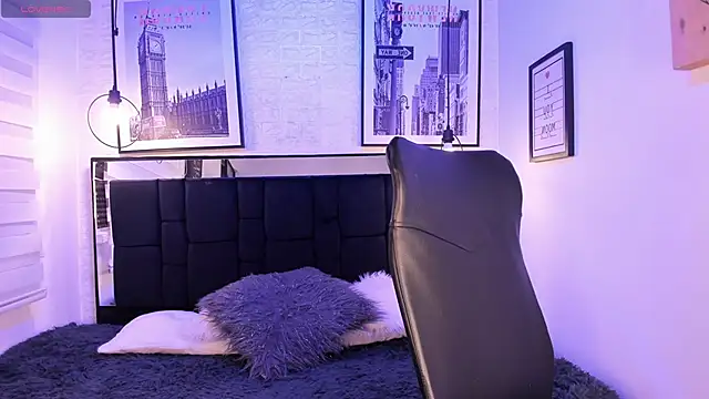 tylla  online show from October 23, 2025, 4:11 am