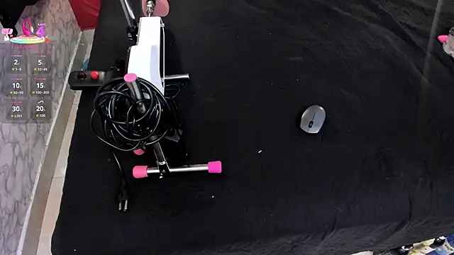 IVISBOUNCYASS online show from April 13, 2026, 1:15 pm